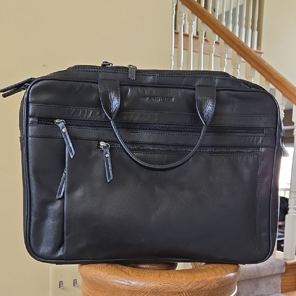 New -MARC PETER Black Leather Men's or Womens Laptop/Briefcase - Picture 10 of 12